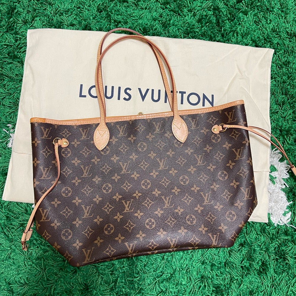 Loui Vuitton Neverfall MM Tote
